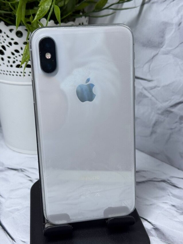 Смартфон iPhone X 64Gb