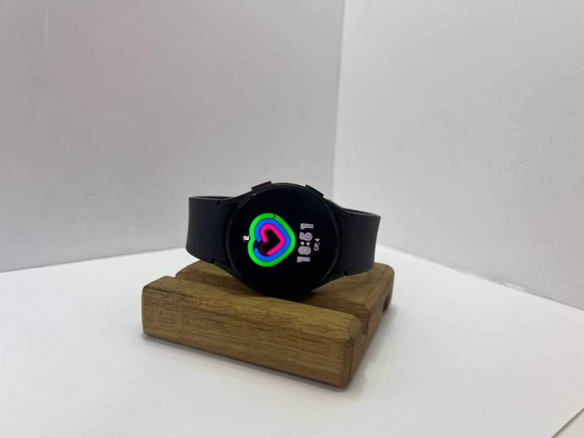 Смарт-часы Samsung Galaxy Watch 4 40mm