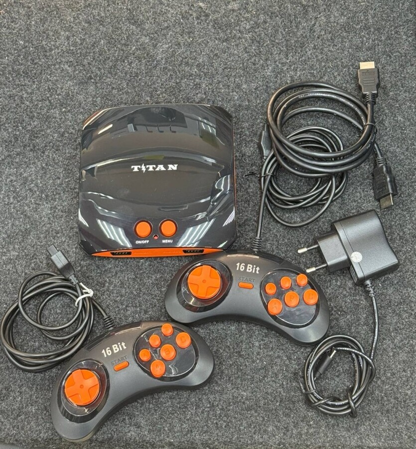 Игровая приставка Titan