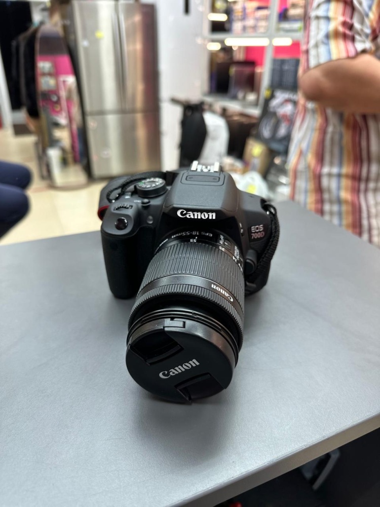 Фотоаппарат Canon eos 700d