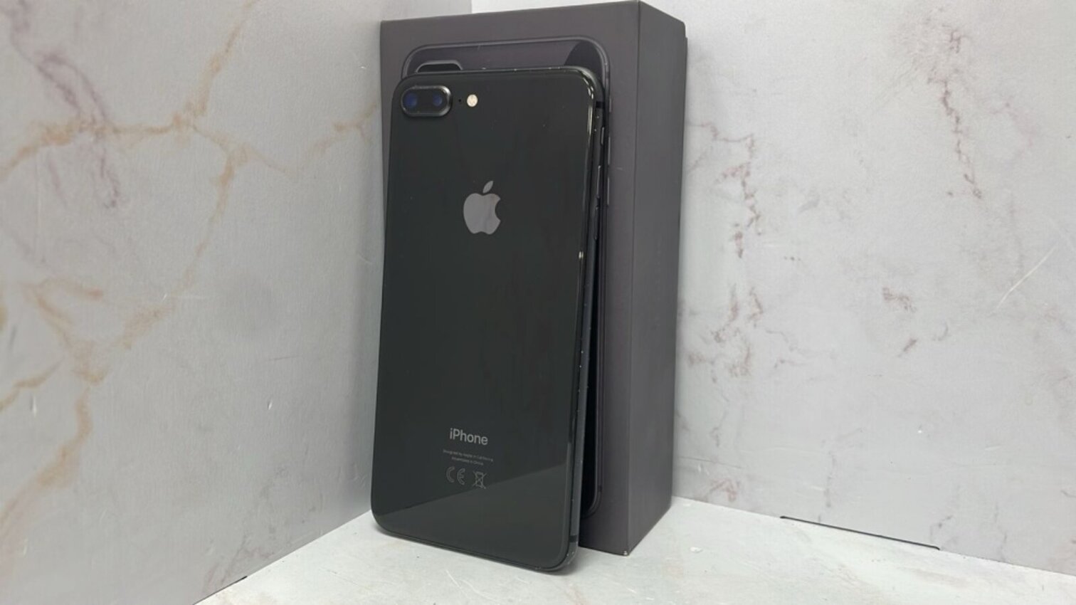 Смартфон iPhone 8+ 256 Gb