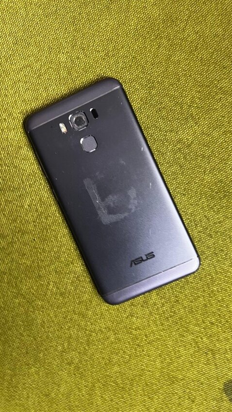 Мобильный телефон ASUS 32гб