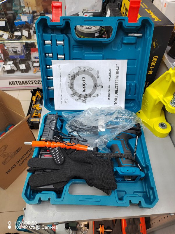 Шуруповерт Makita