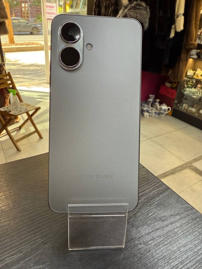 Мобильный телефон Tecno Spark 2 4/128