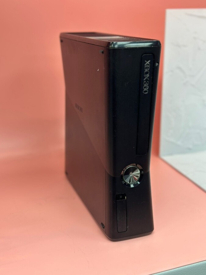 Игровая приставка XBOX 360