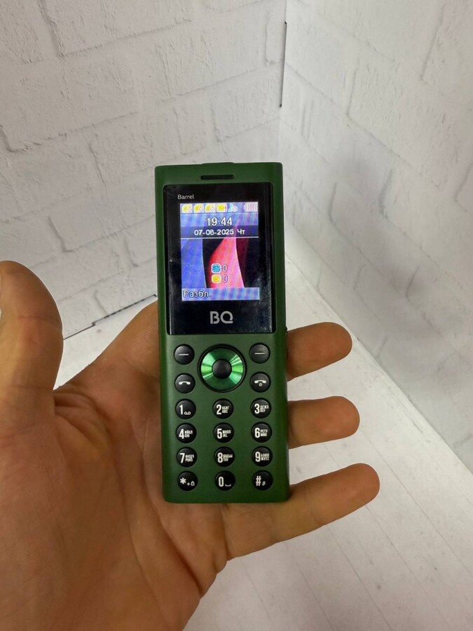 Мобильный телефон BQ