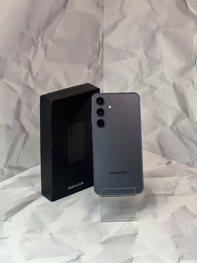 Смартфон Samsung S24 8\128