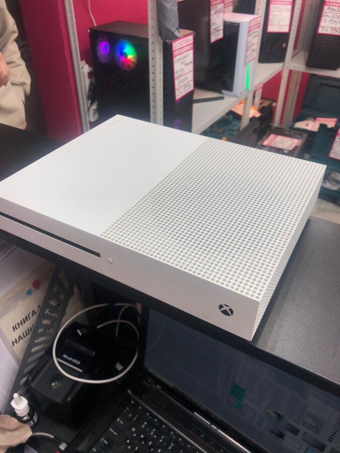 Игровая приставка XBOX ONE S 512GB