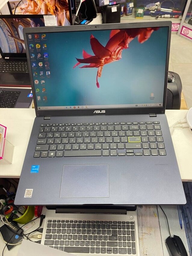 Ноутбук ASUS е510К 256ssd\8 озу
