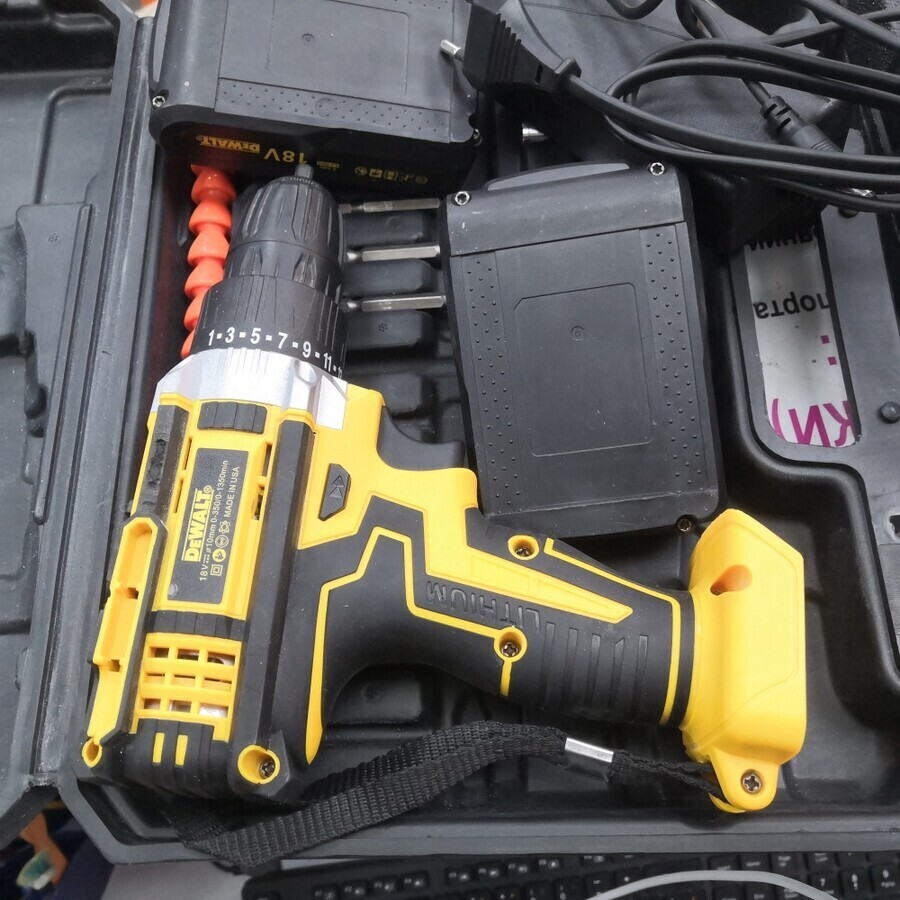 Шуруповерт dwalt