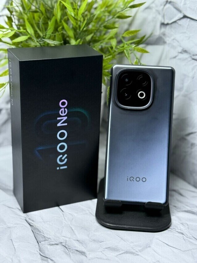 Смартфон Vivo IQOO Neo 10 8/256Gb