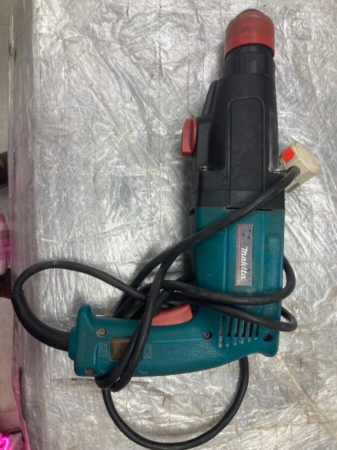 Перфоратор MAKITA HR2400