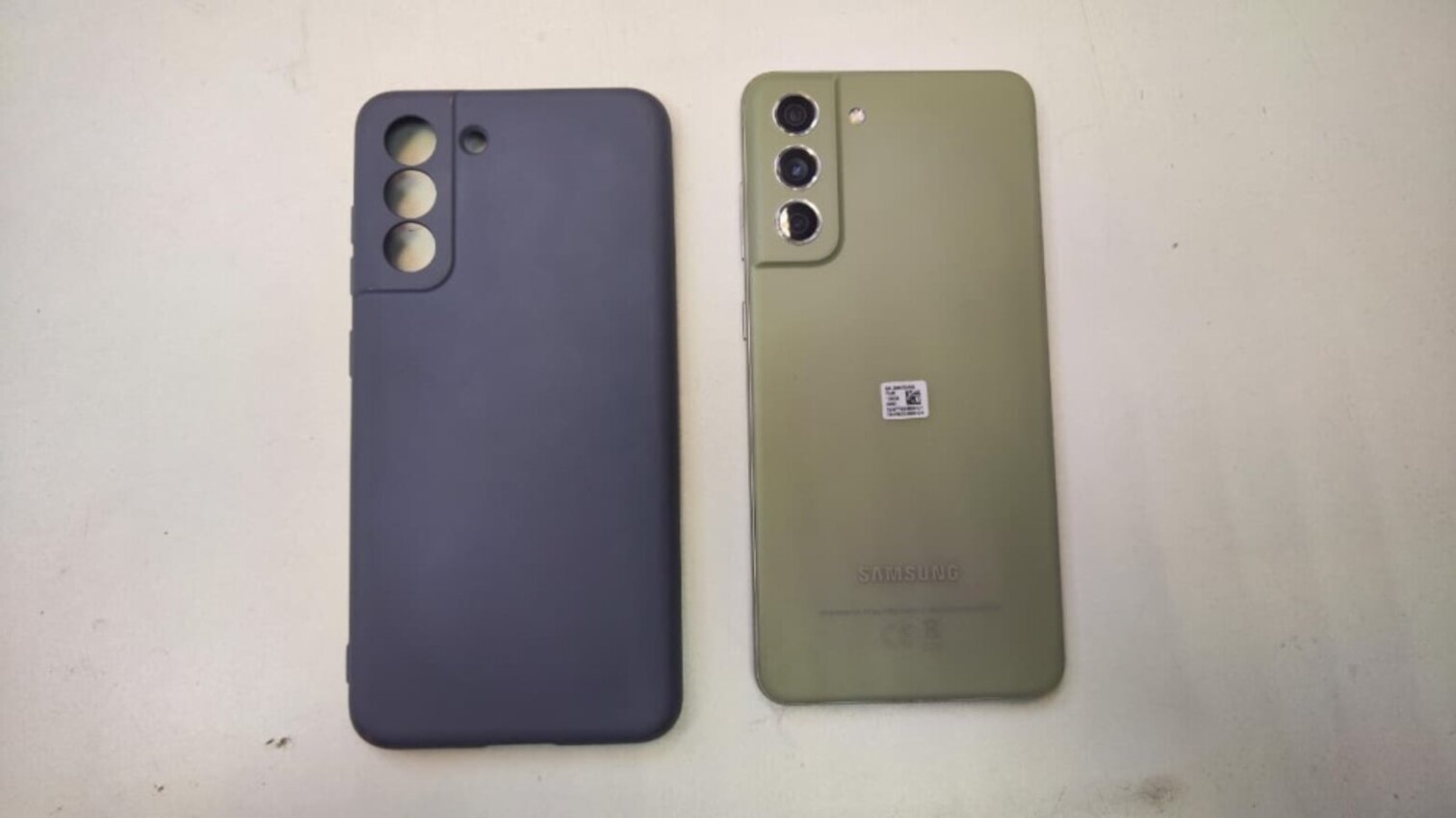 Смартфон Samsung S21 FE 8/128