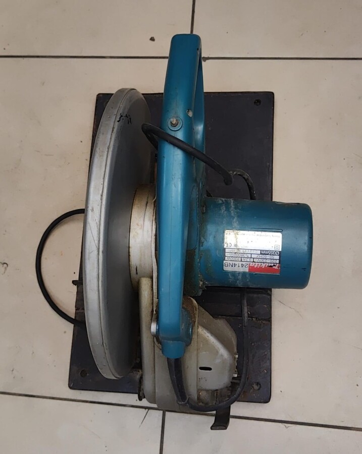 Торцовочная пила Makita 2414MB