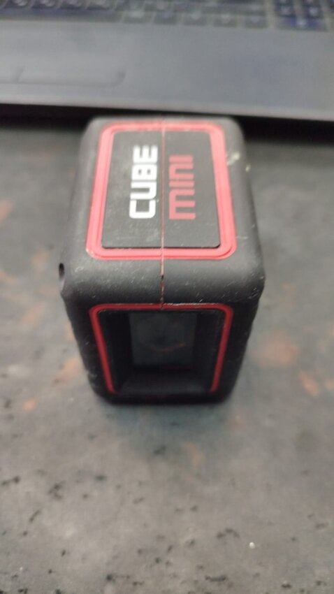 Лазерный уровень CUBE MINI