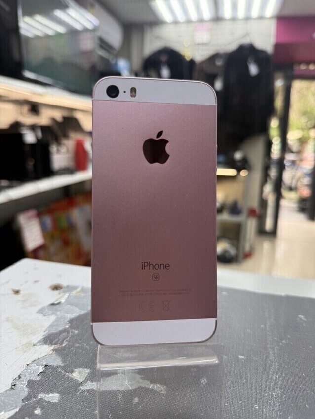 Смартфон iPhone SE