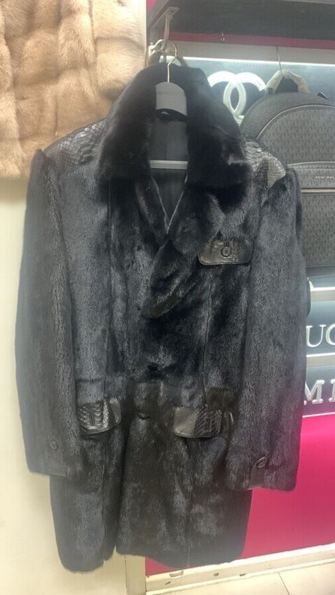 Шуба норка мужская  с отделкой из питона размер 50-52