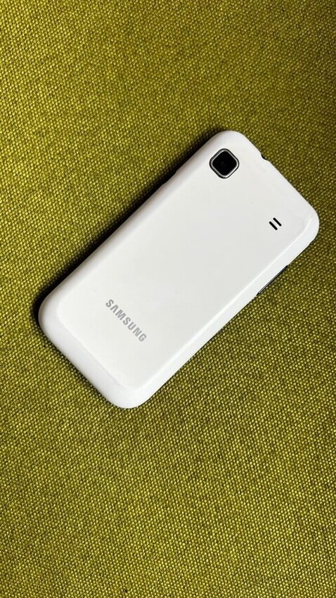 Смартфон Samsung GT-I9003