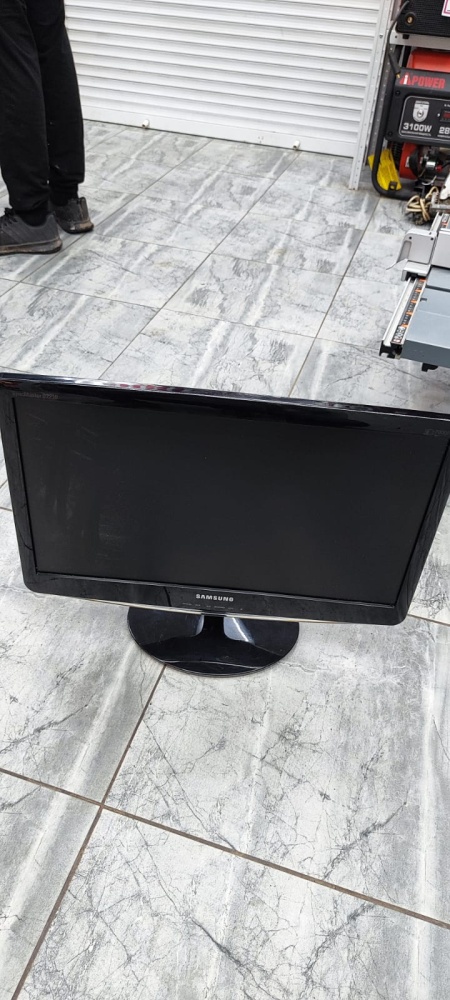 Монитор  Samsung B2230N