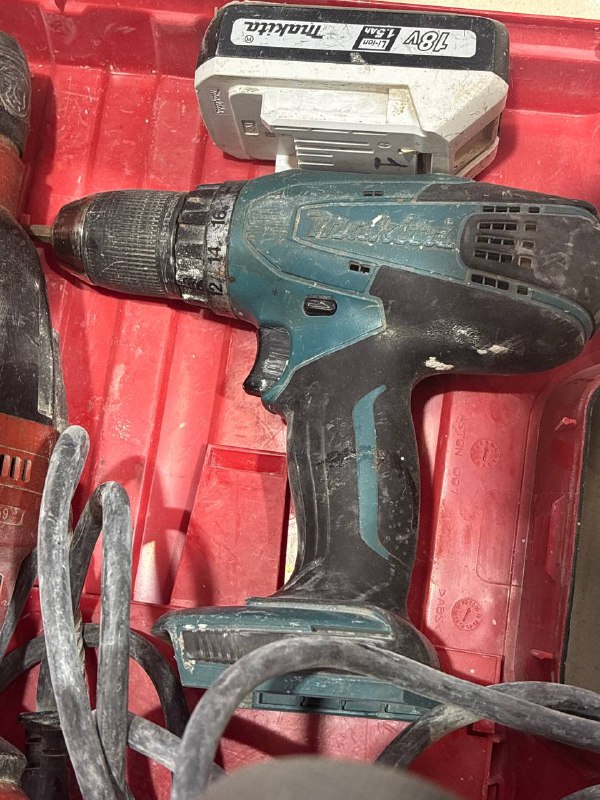 Шуруповерт Makita