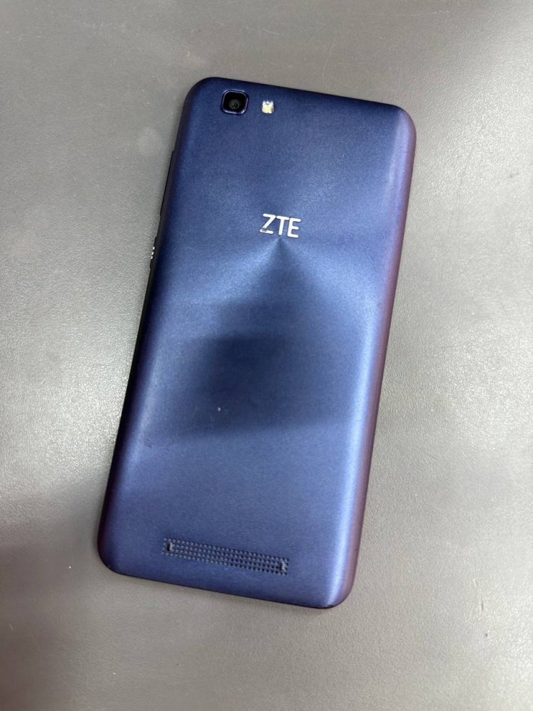 Мобильный телефон ZTE blade a610c 1/16