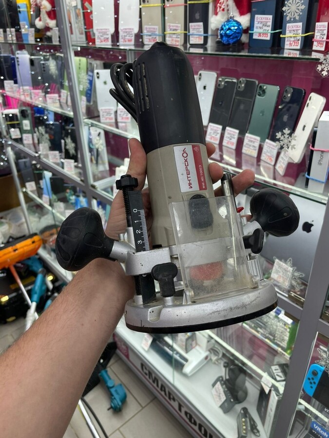 Фрезер ИНТЕРСКОЛ ФМ-40/1100Э