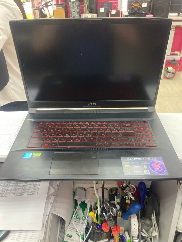 Ноутбук MSI katana b12v