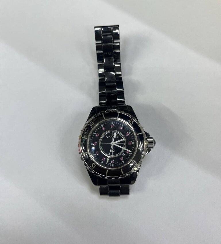 Часы Chanel J12