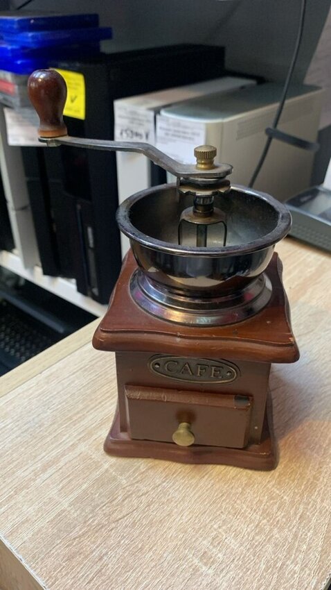 Кофемолка антикварная