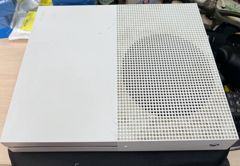 Игровая приставка XBOX ONE S 1tb