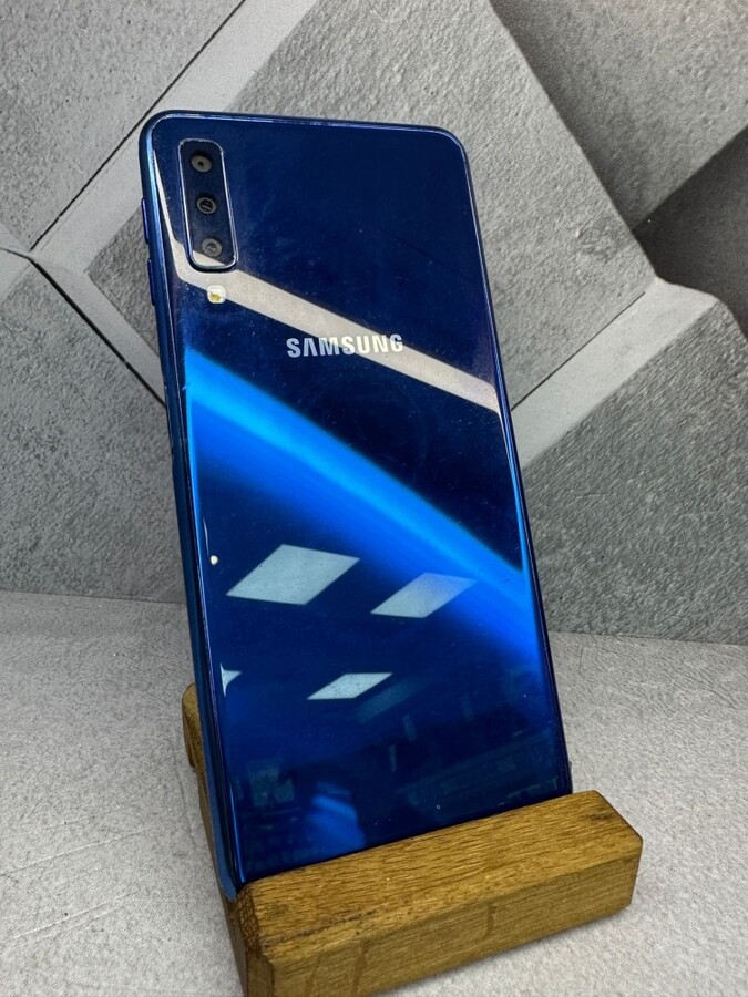 Смартфон Samsung A7 2018 4/64Gb