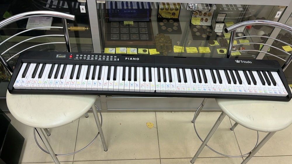 Синтезатор Triada