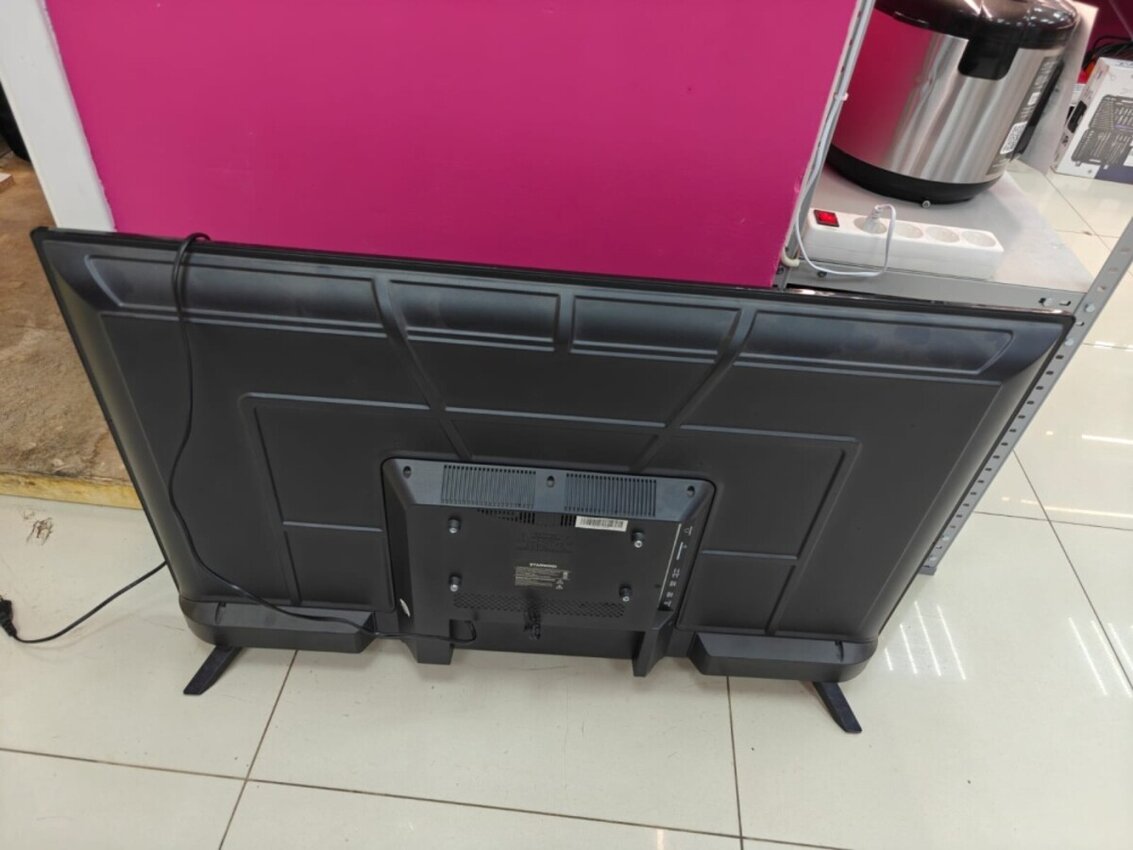 Телевизор Starwind 43"